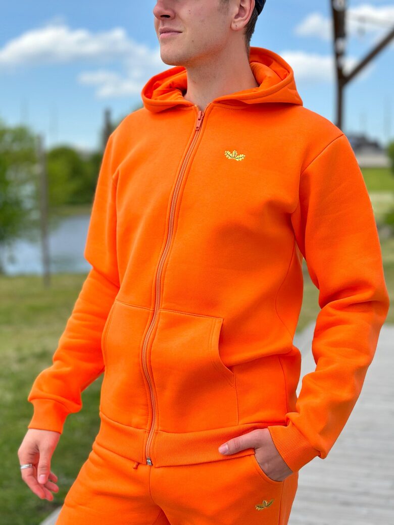 Unisex oranža jaka ar kapuci un rāvējslēdzēju "Pīlādzis"